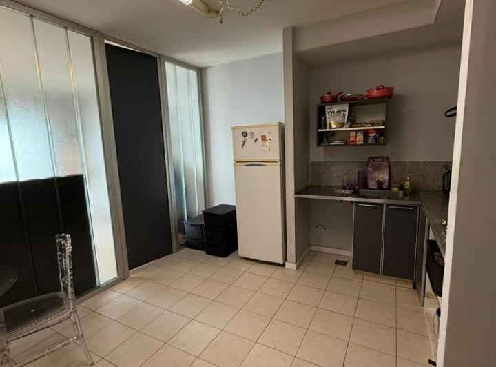 Departamento con patio en Abasto-  Apto profesional - Cochera - Alquiler temporario - 2