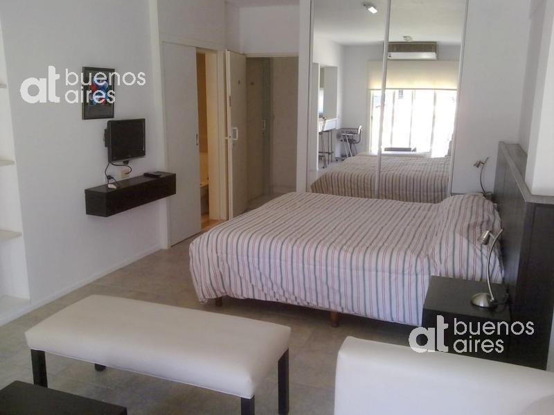 Villa Urquiza. Studio con balcón y amenities. Alquiler temporario sin garantía.