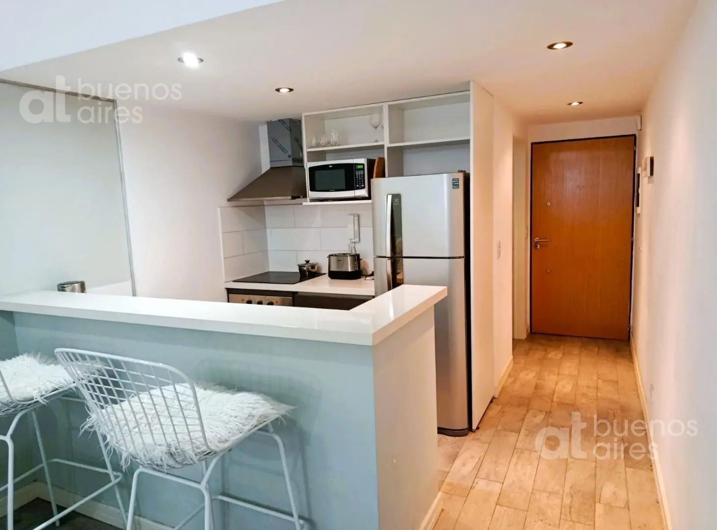 Monoambiente con balcón y amenities en San Telmo en alquiler temporario 3