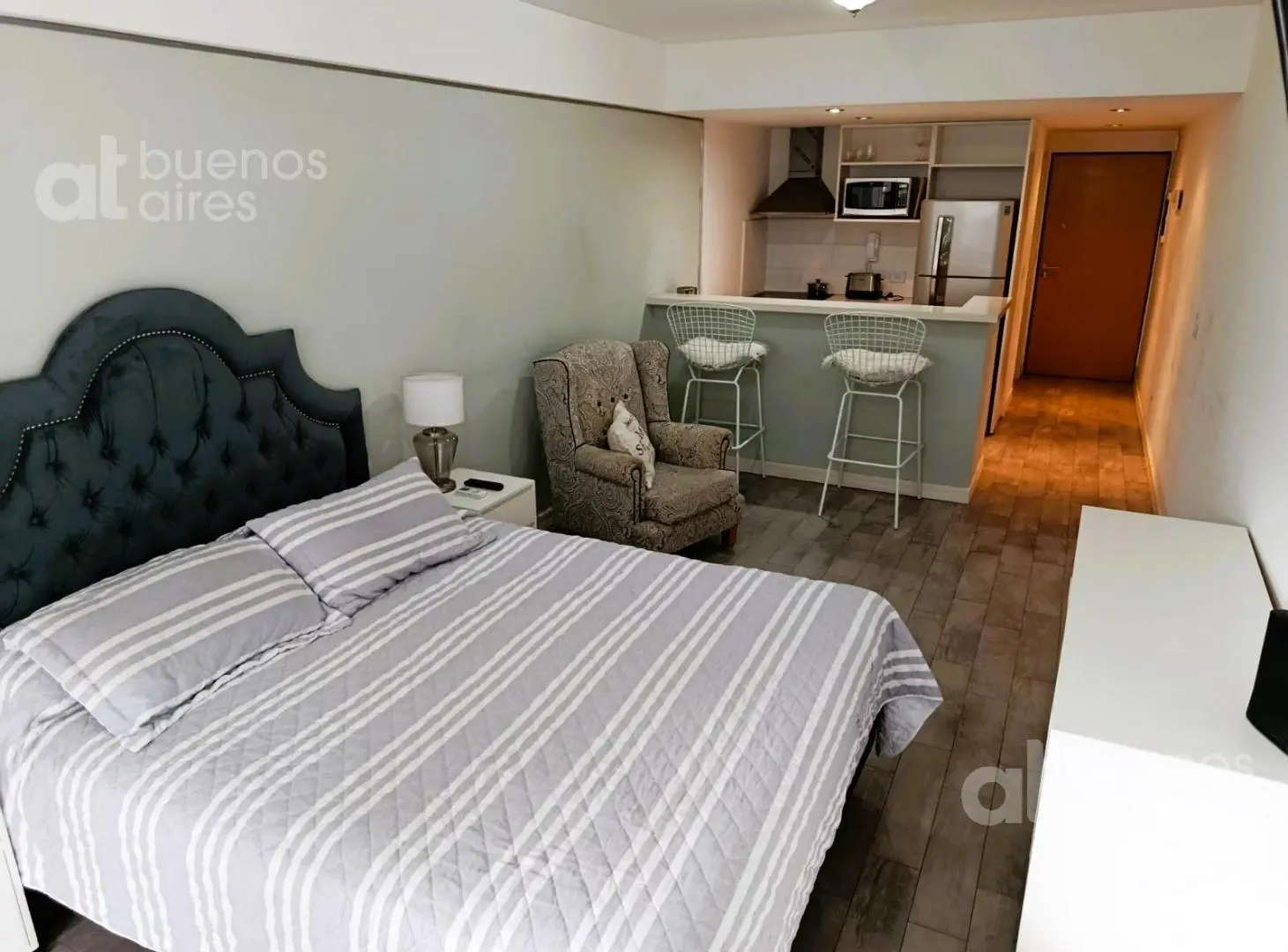 Monoambiente con balcón y amenities en San Telmo en alquiler temporario 4