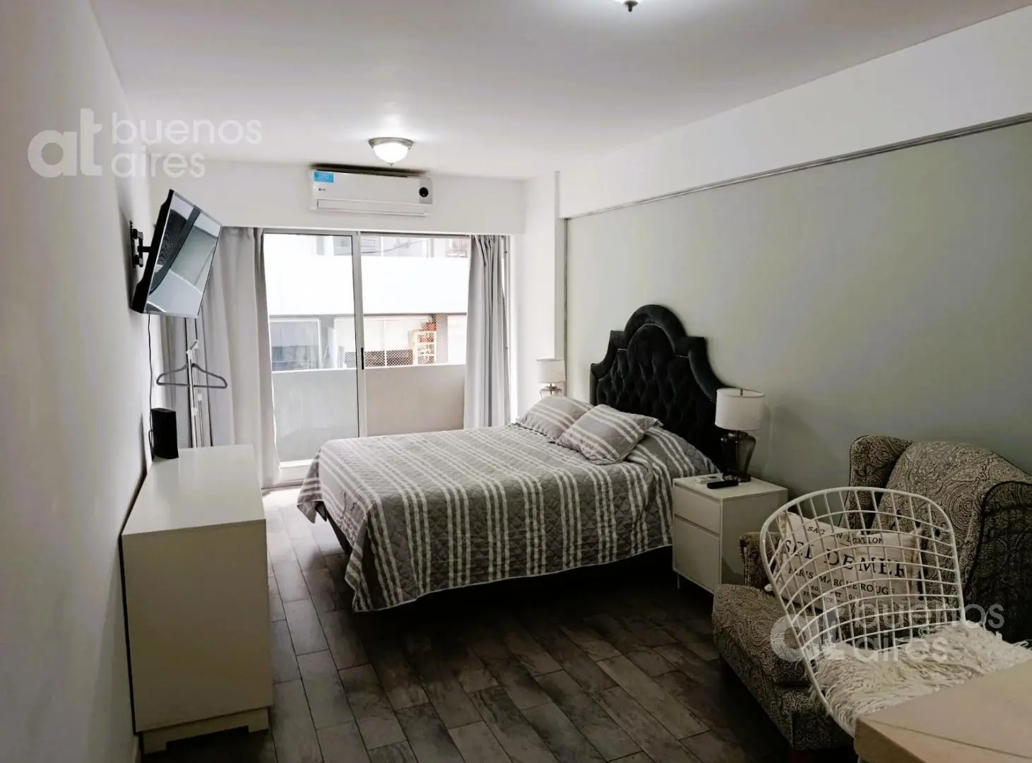 Monoambiente con balcón y amenities en San Telmo en alquiler temporario 2