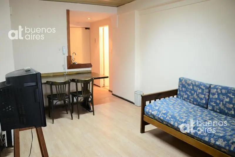 Centro. Departamento 2 ambientes. Alquiler temporario. 5