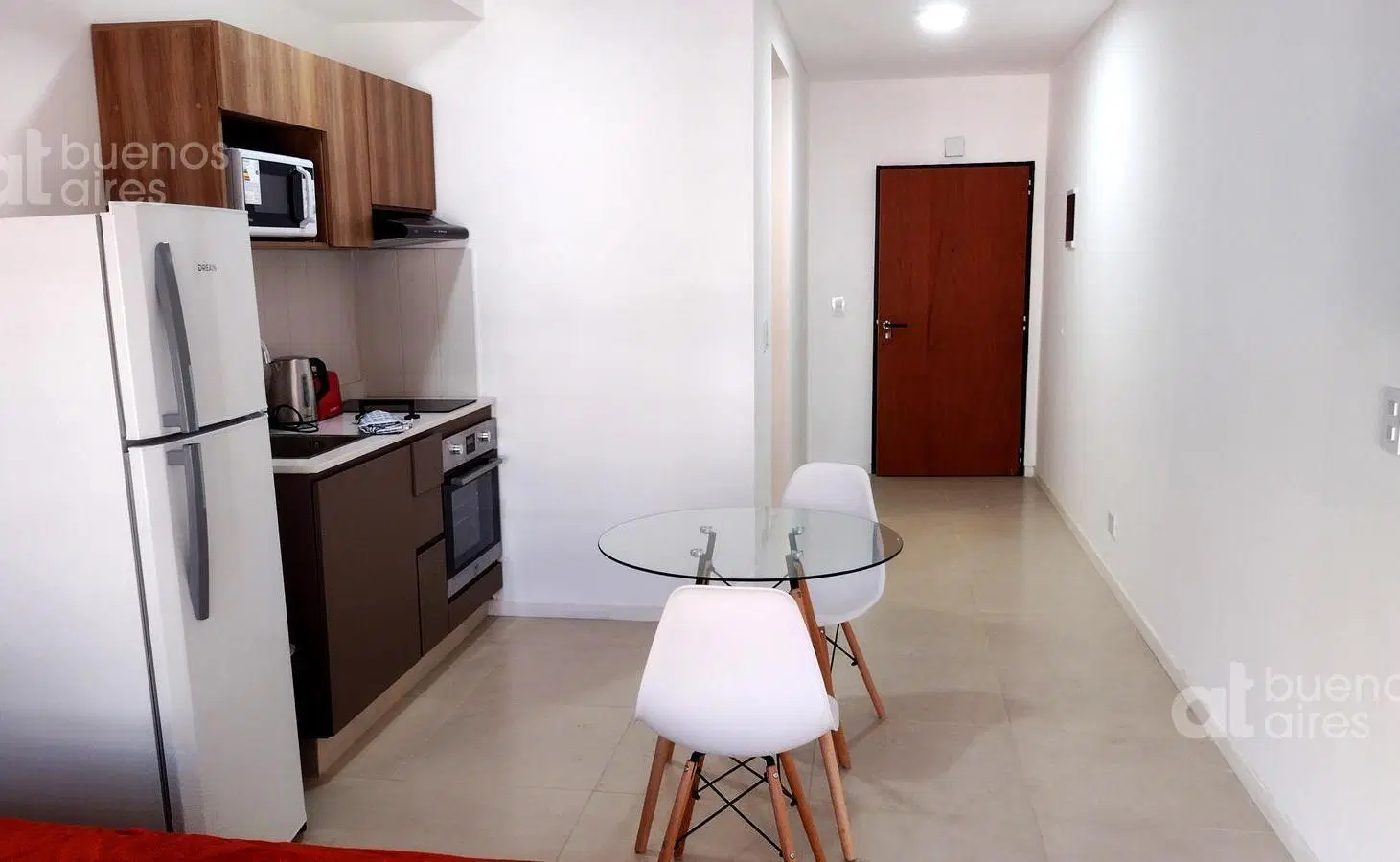 Departamento de un ambiente con balcón en el Barrio de San Cristóbal. 4