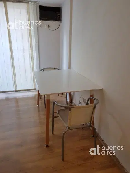 Departamento con balcón en alquiler temporario Barrio Norte 5
