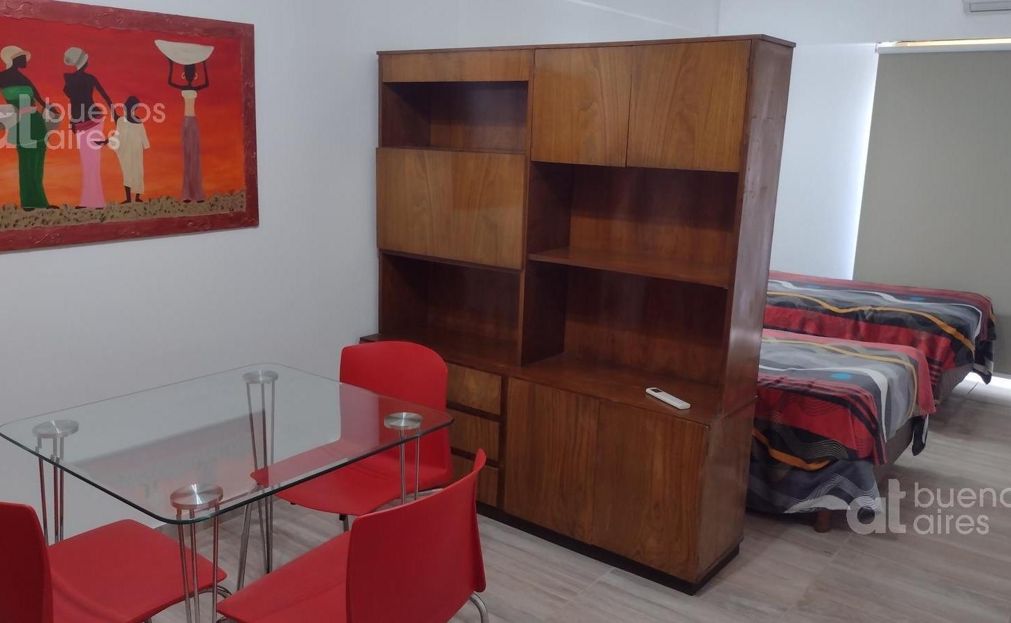 Departamento con balcón en Almagro en alquiler temporario