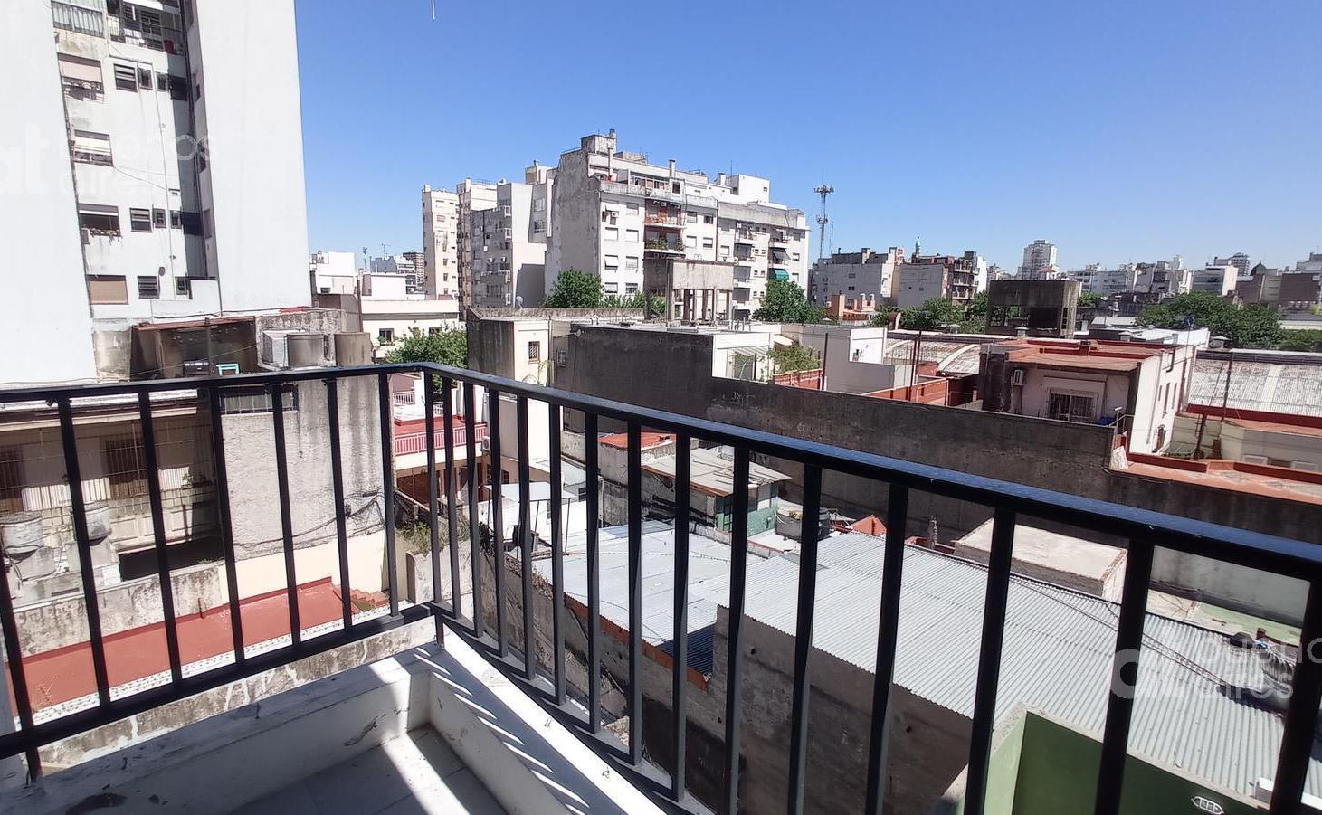 Foto de San Cristóbal. Studio con balcón al contrafrente. Alquiler temporario, imagen 3