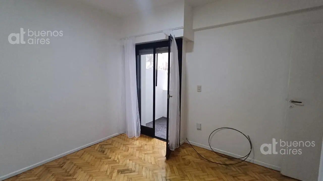 Departamento 2 ambientes con balcón 4