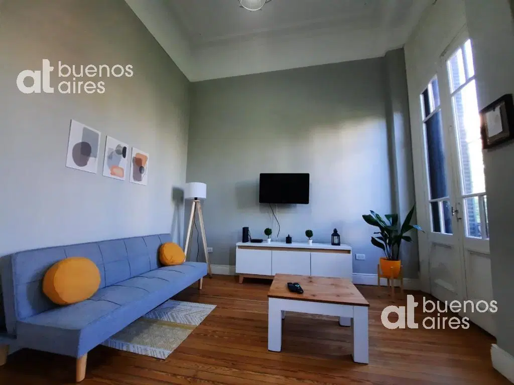 Departamento 4 ambientes con balcón en Monserrat en Alquiler temporario 3