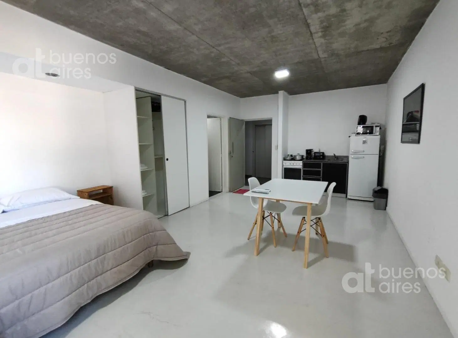 Departamento monoambiente alquiler temporal Almagro balcón 2