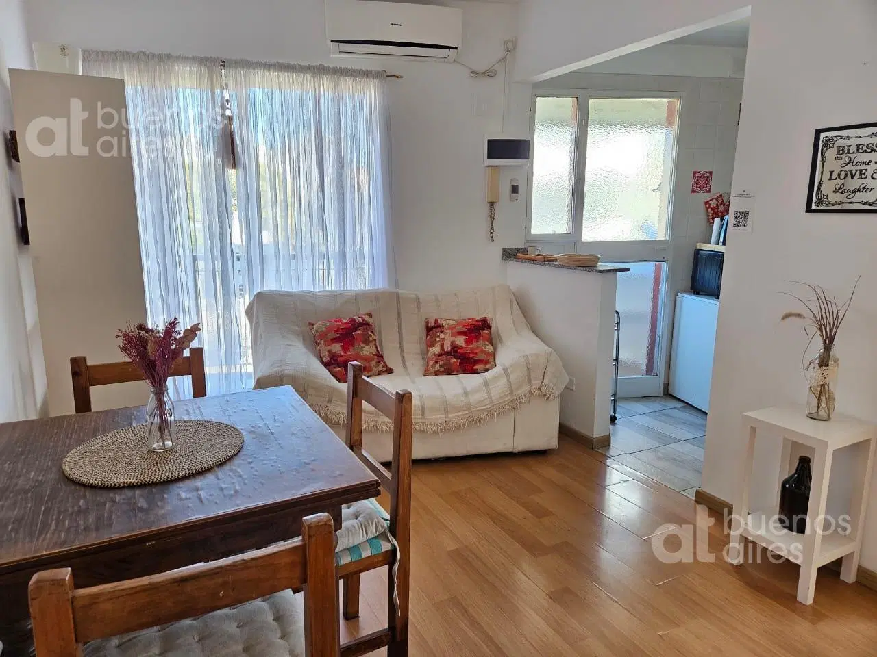 Departamento 2 ambientes con balcón en Almagro en alquiler temporario 3