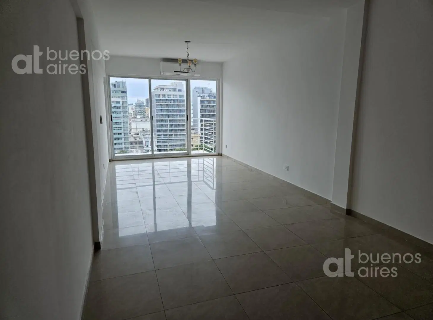 Departamento en alquiler con balcon y amenities en Monserrat 3