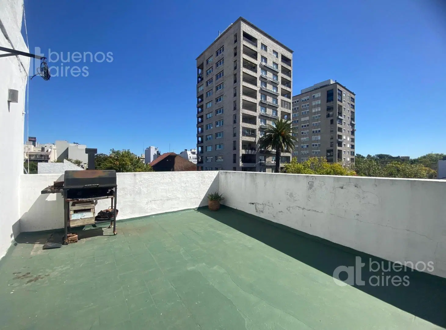Departamento dos ambientes con balcón y terraza con Parrila 8