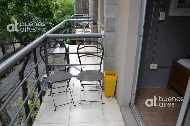 Monoambiente con balcón en alquiler temporario en Parque Patricios 8