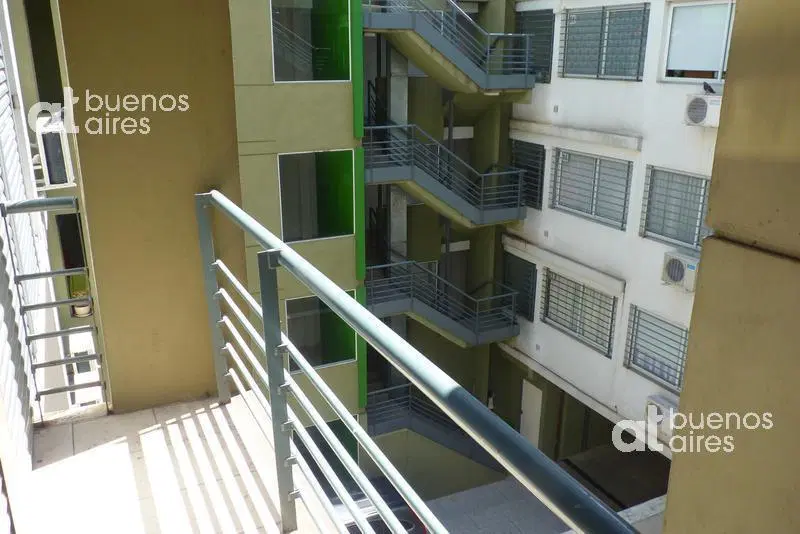 Departamento de tres ambientes en Flores para alquiler 1