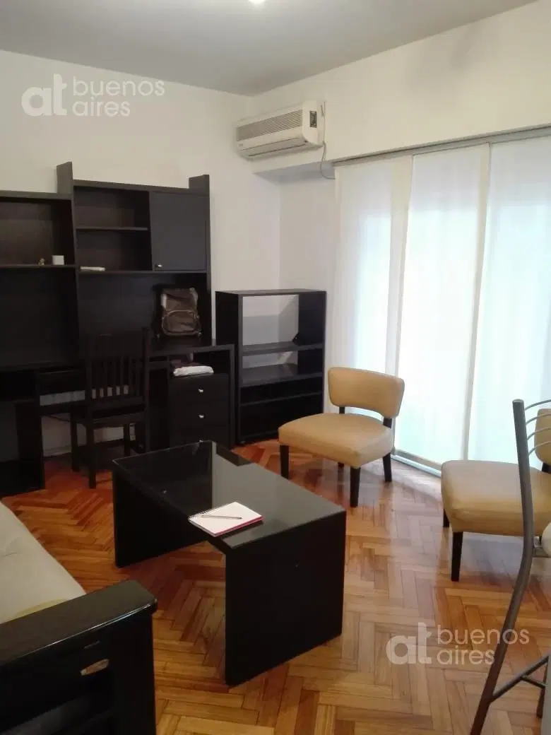 Departamento 2 ambientes con balcón en alquiler temporario en Recoleta 2