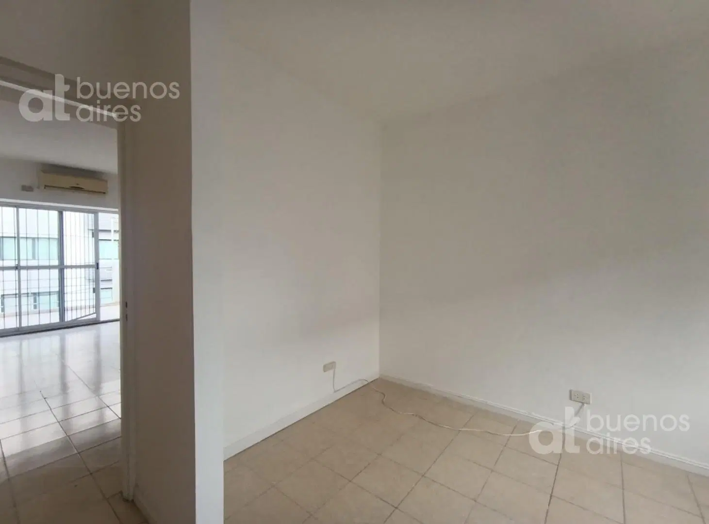 Departamento 2 ambientes con balcon al frente 4