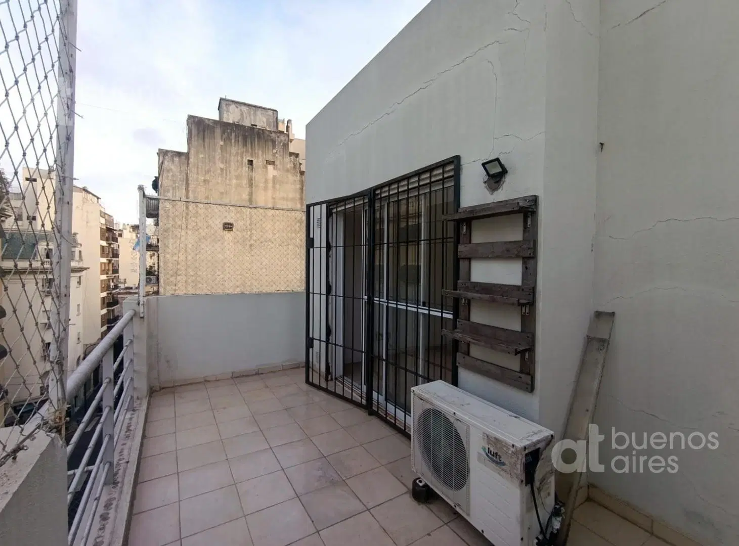 Departamento 2 ambientes con balcon al frente 8