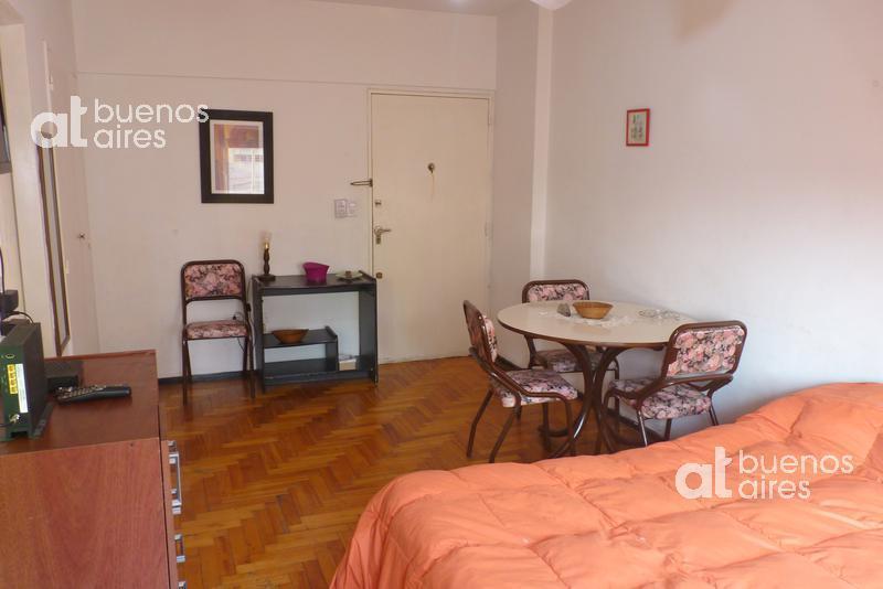 Foto de Departamento con balcón en alquiler temporario en Almagro, imagen 2