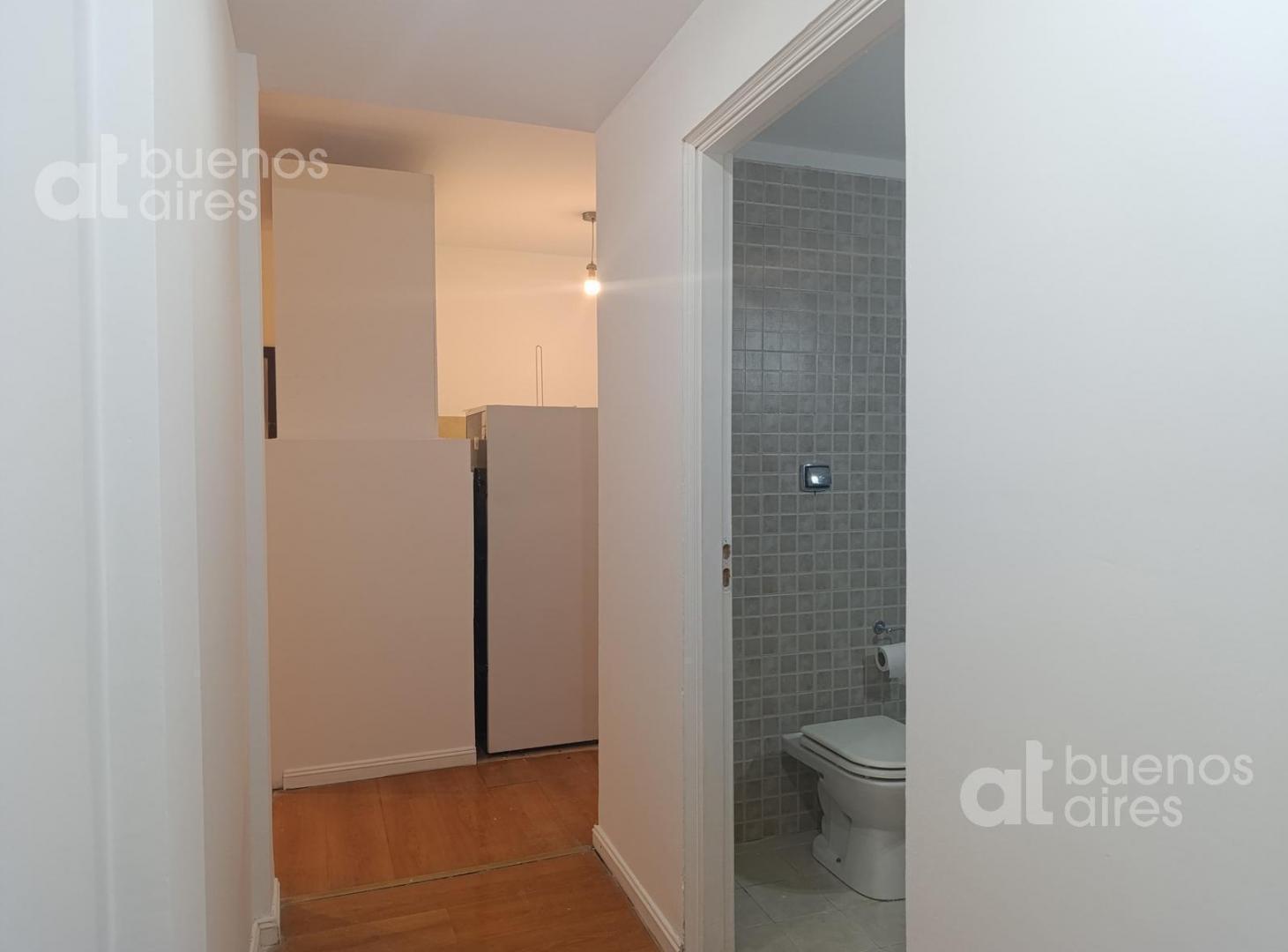 Foto de Depto 2 Ambientes con balcón en Monserrat con Laundry Alquiler, imagen 3