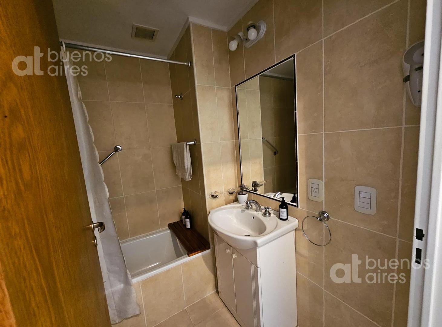 Foto de Monoambiente con patio y amenities en Almagro en alquiler temporario, imagen 2
