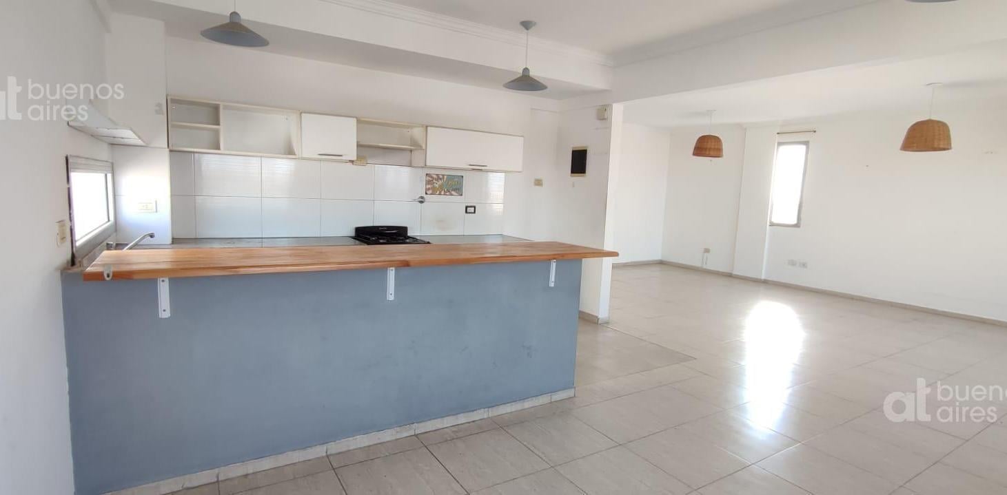 Foto de Departamento de 4 ambientes con balcón en alquiler - Avellaneda, imagen 5