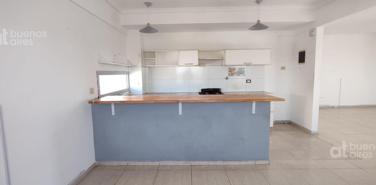Foto de Departamento de 4 ambientes con balcón en alquiler - Avellaneda, imagen 4