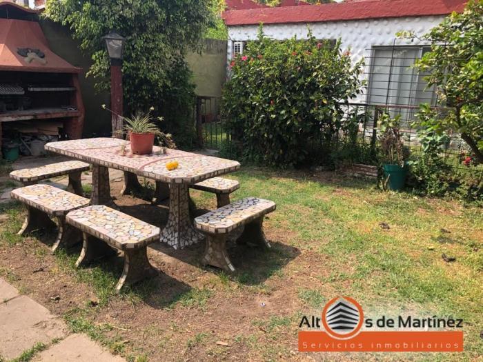 Venta de Local con 3 casas sobre lote de 348m2 en Av Avellaneda, San Fernando
