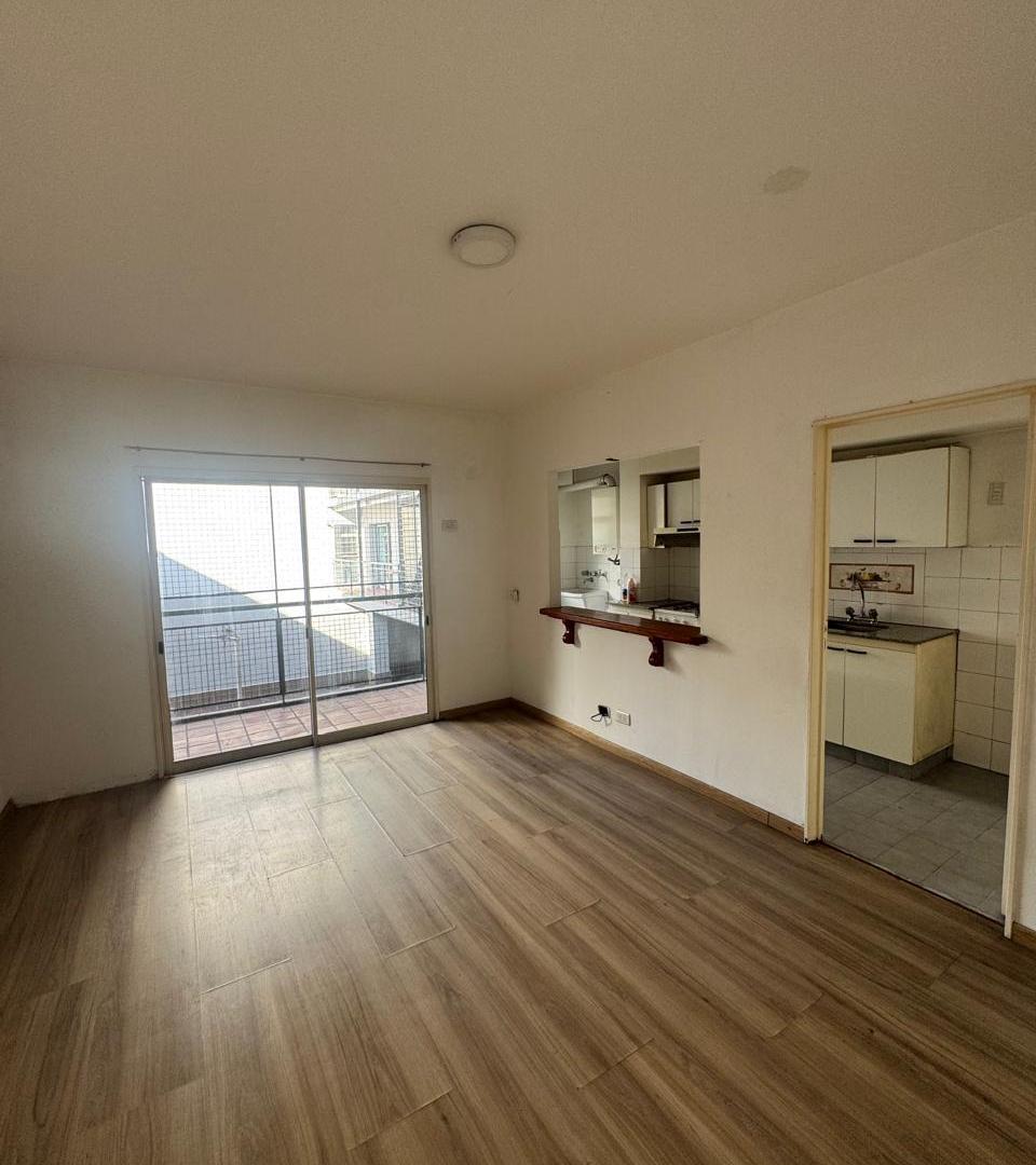 Alquiler de hermoso 3 ambientes con Balcon en Chacarita