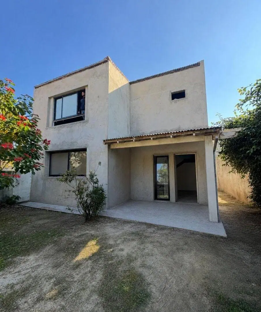 Venta Excelente casa 5 ambientes a estrenar en San Isidro 1