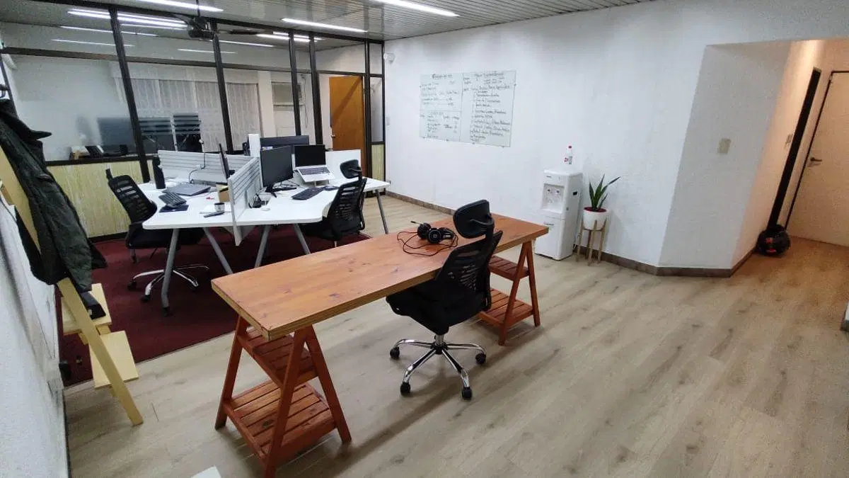 Alquiler excelente oficina al frente con baño y kitchenette en Olivos 5