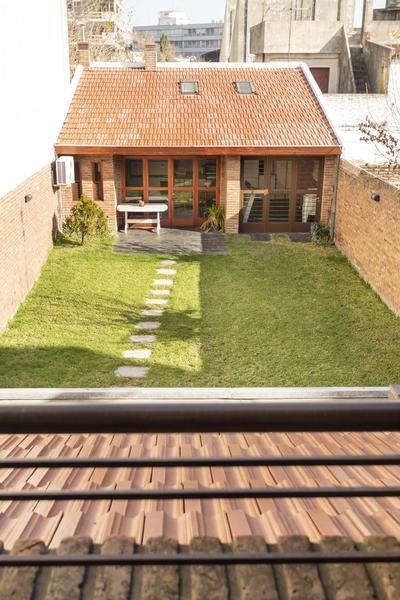 VENTA CASA 5 AMB 307 M2 COCHERA 2 AUTOS PATIO VALENTIN ALSINA LANUS