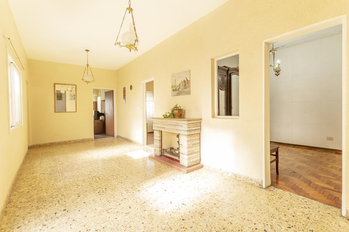 Venta Casa 7 Amb 550 m² Cochera Valentin Alsina 1