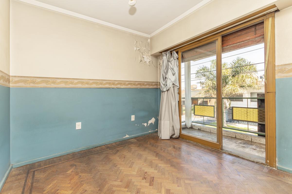 VENTA CASA 4 AMB 239 M2 COCHERA TERRAZA  LANUS