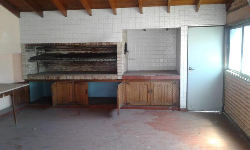 VENTA GALPON/ DEPOSITO C/ VIVIENDA 568 M2 VALENTIN ALSINA LANUS