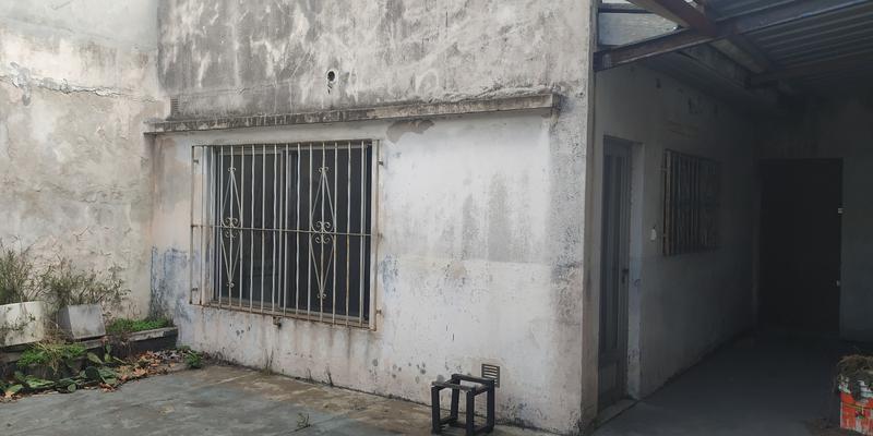 Venta Local con Vivienda 174 m² Valentin Alsina 2