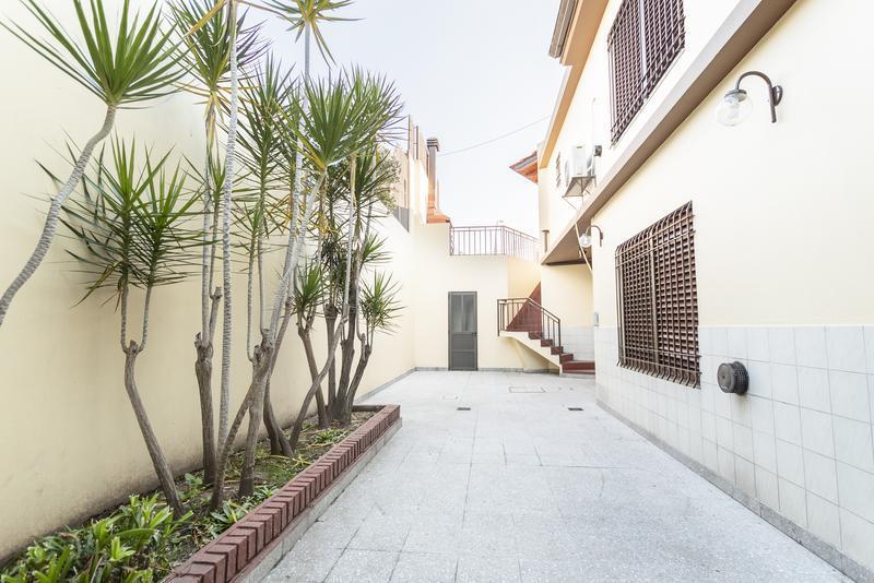 Venta Local con Vivienda 314 m² Valentin Alsina 2