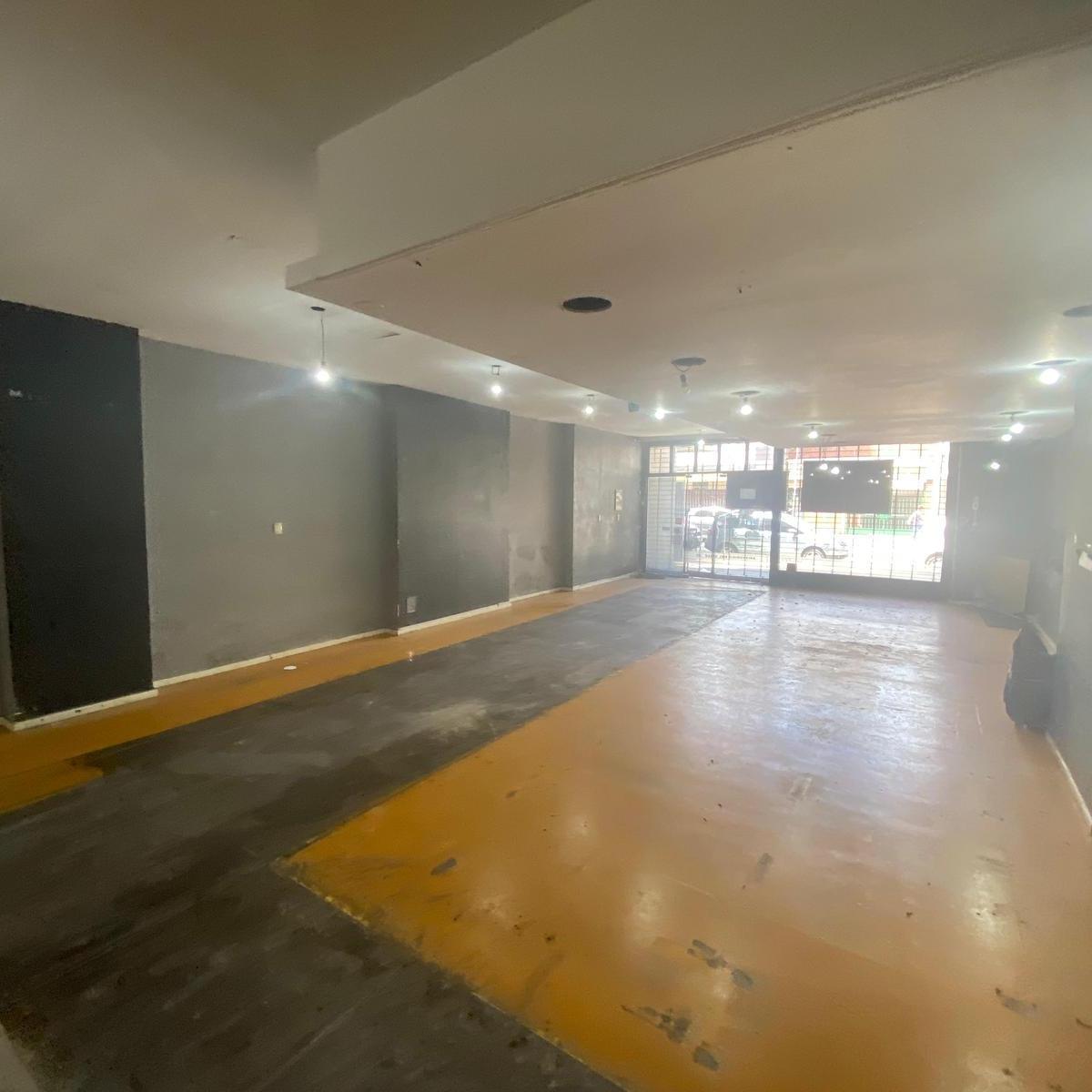 Foto de LOCAL 175 M2 LANUS OESTE, imagen 2