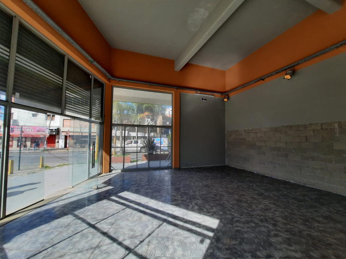 Venta Local 75 m² Lanus Oeste 3