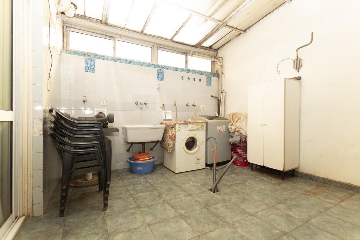 Venta Casa 8 Amb 380 m² Piscina Patio Valentin Alsina Lanus 3