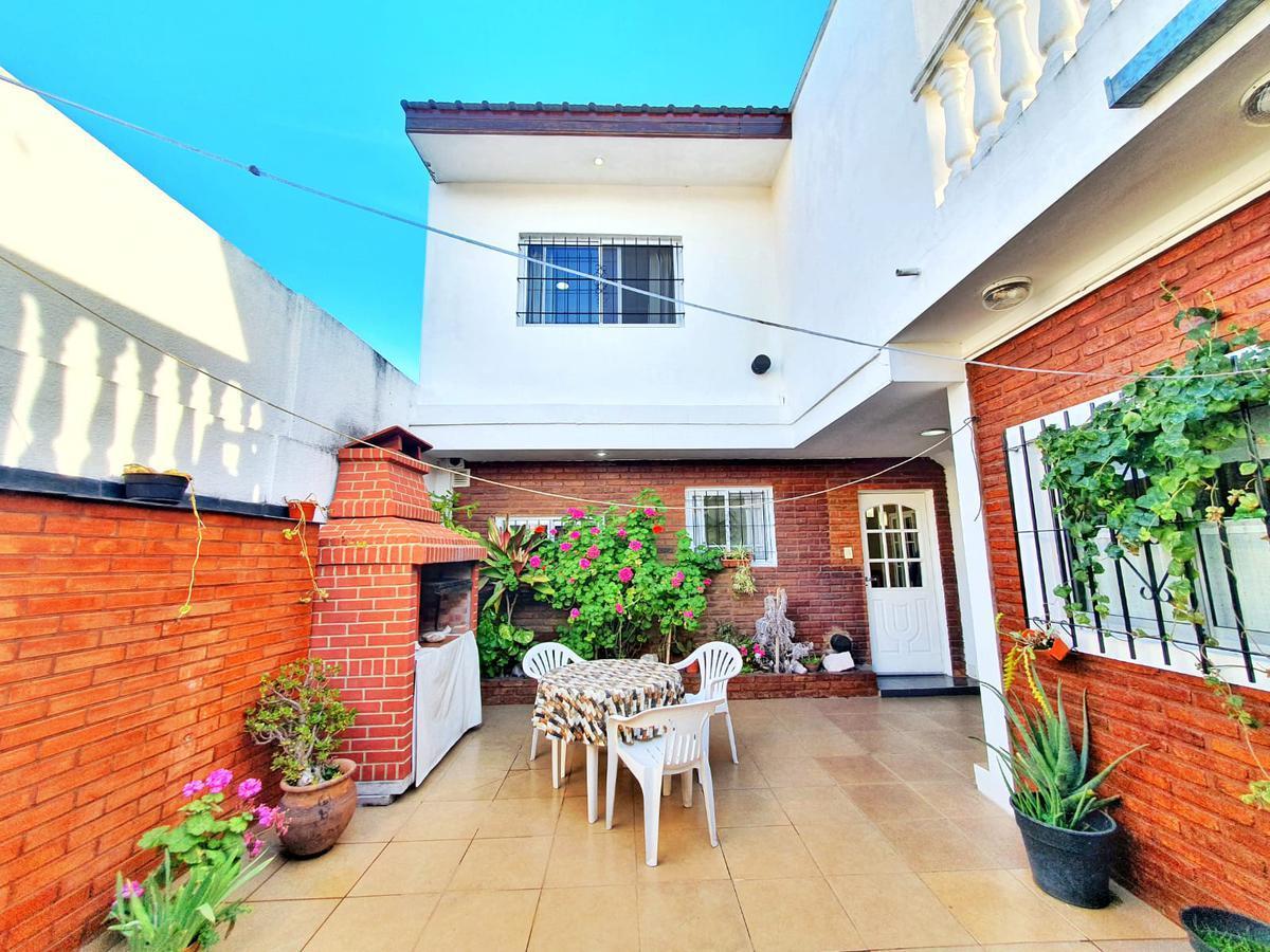 Venta Casa Para Dos Familias 5 Amb 198 m² Valentin Alsina 2