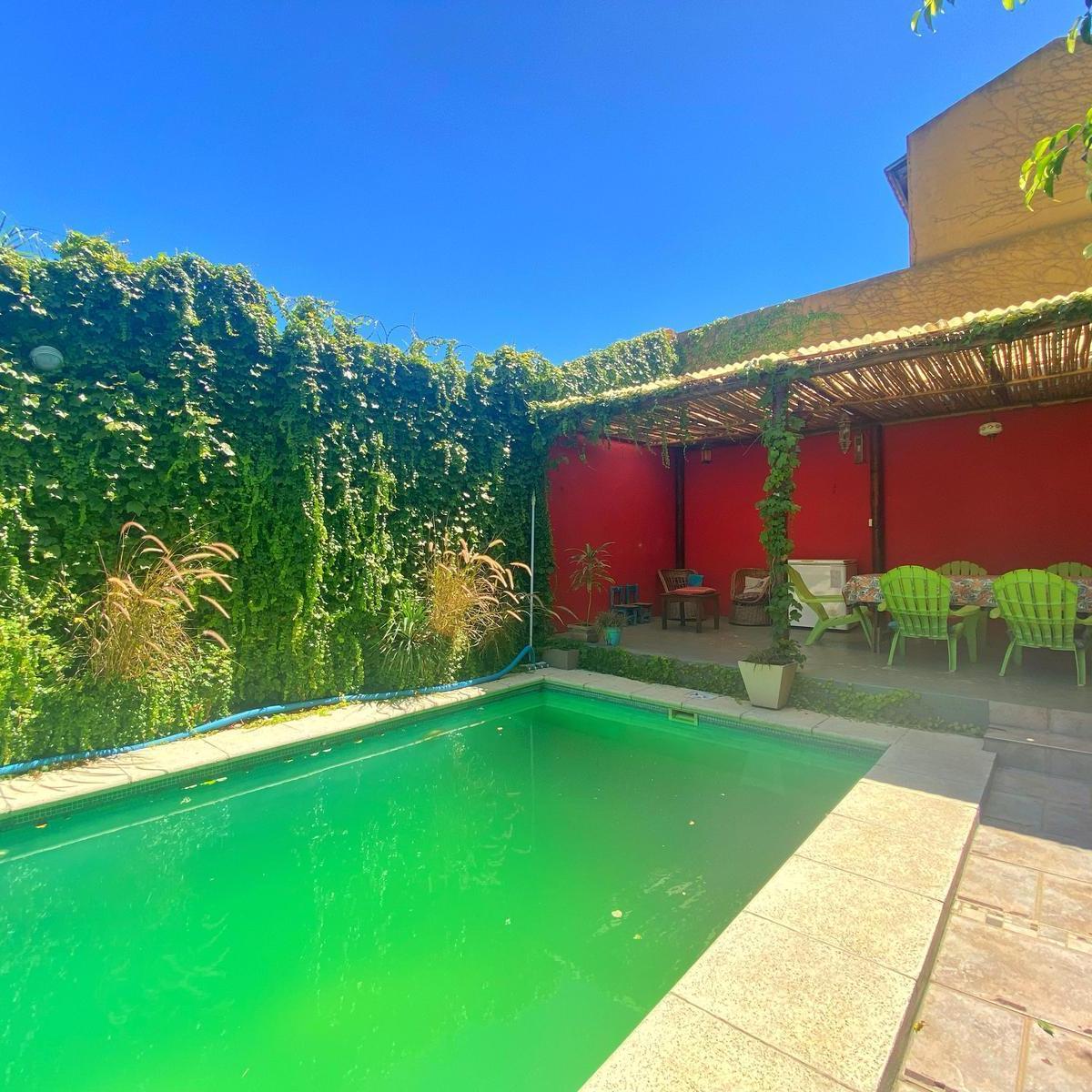 Venta Casa 6 Amb 375 m² Piscina Quincho Jardín Garage Lanus 3