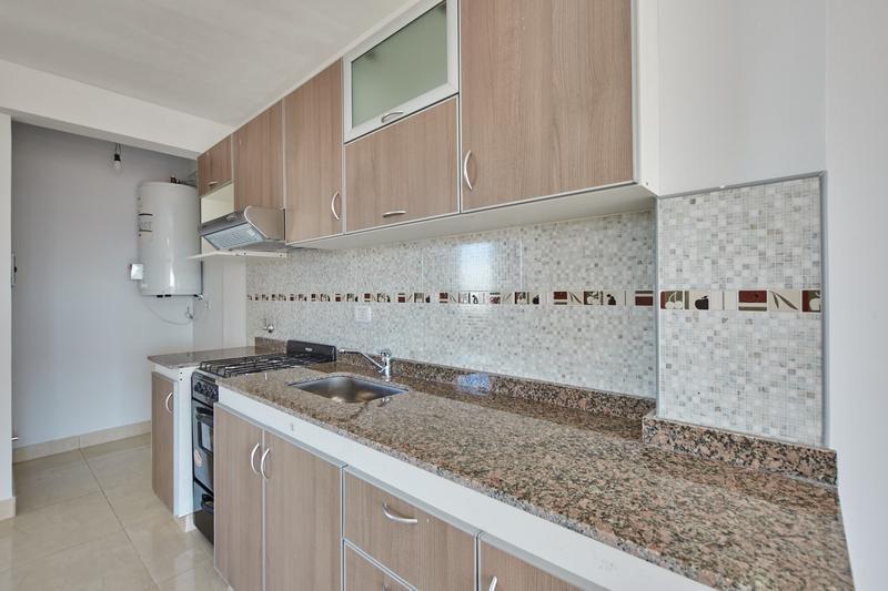 Foto de VENTA DEPARTAMENTO 3 AMB 80 M2 VALENTIN ALSINA LANUS, imagen 2