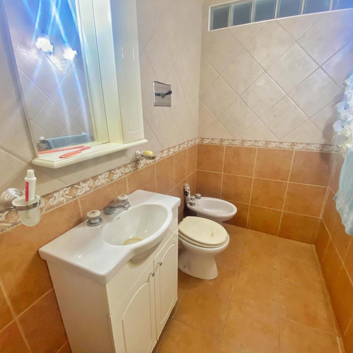 Venta Casa en Block 3 Deptos 6 Amb 151 m² Lanus Oeste 3