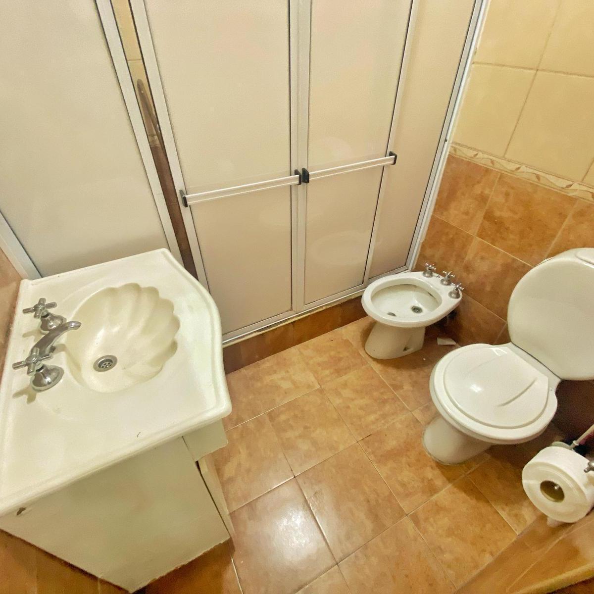 Venta Casa en Block 3 Deptos 6 Amb 151 m² Lanus Oeste 4