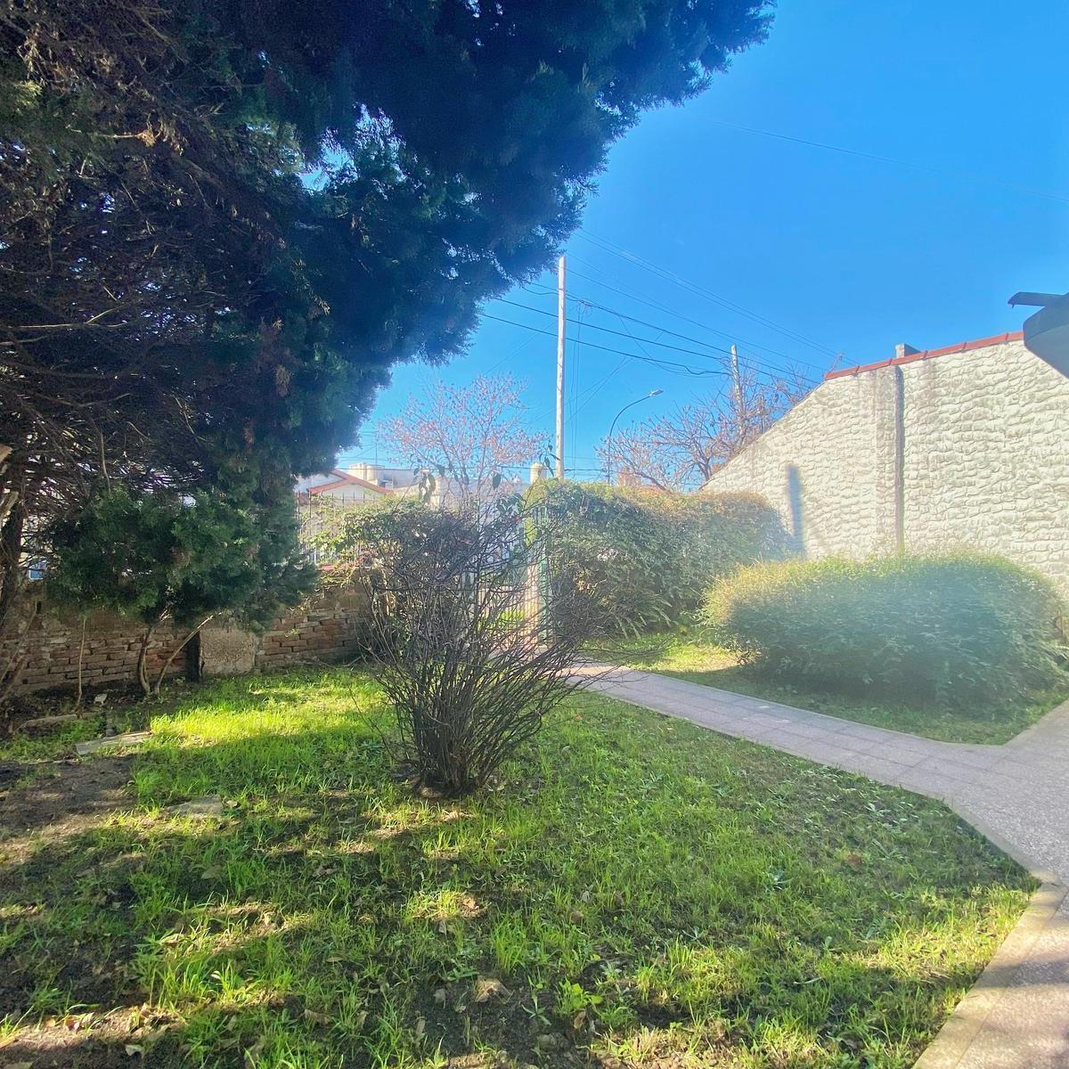 Venta Casa 570 m² Valentin Alsina Lanus Oeste Garage Jardín Terraza 2