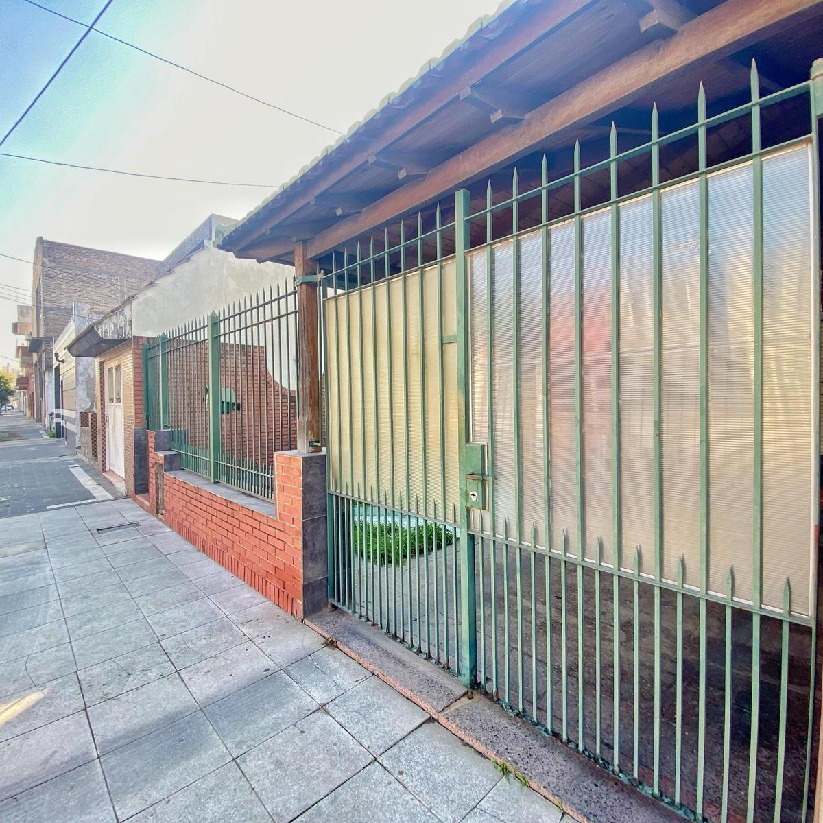 Venta Casa 4 Amb 200 m² Valentin Alsina 2