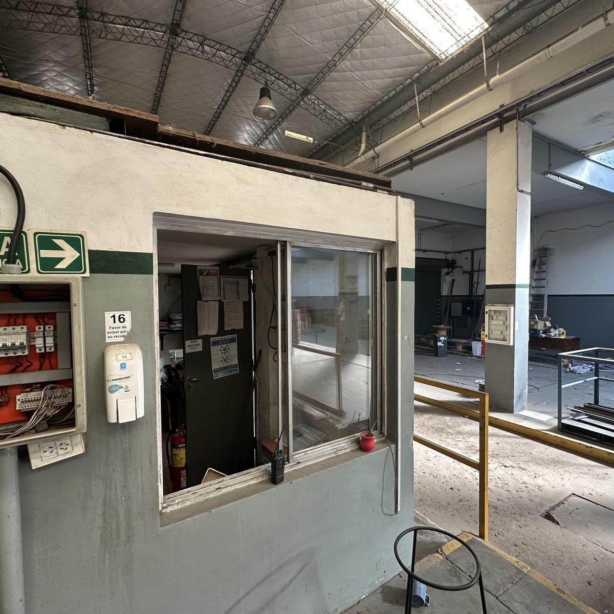 Foto de VENTA GALPÓN INDUSTRIAL AVELLANEDA PIÑEYRO, imagen 3