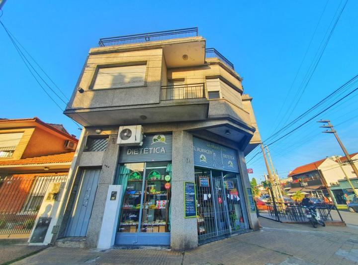 VENTA LOCAL CON CASA QUILMES 2