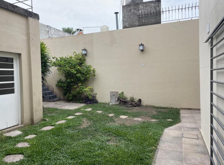 CASA LOMAS DE ZAMORA OESTE JARDIN PATIO TERRAZA GARAGE 1