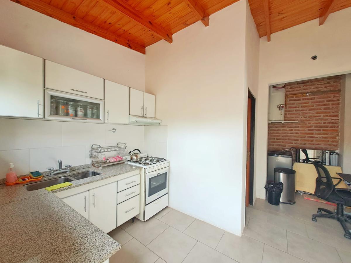 Foto de VENTA PH 3 AMB 101 M2 REMEDIOS DE ESCALADA, imagen 3